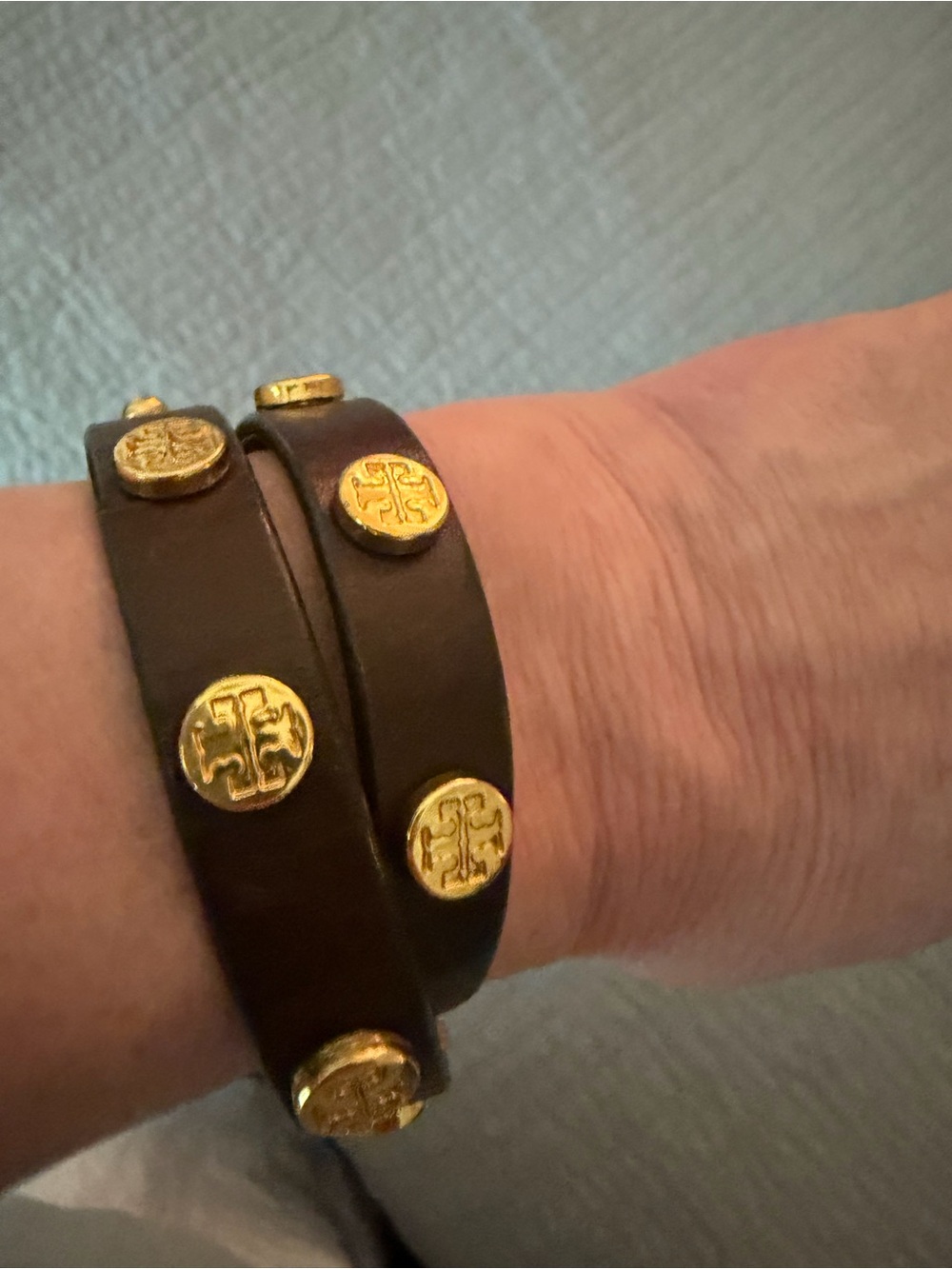 Tory Burch Brown Leather Double Wrap Bracelet with Gold Studs - Picture 3 of 7